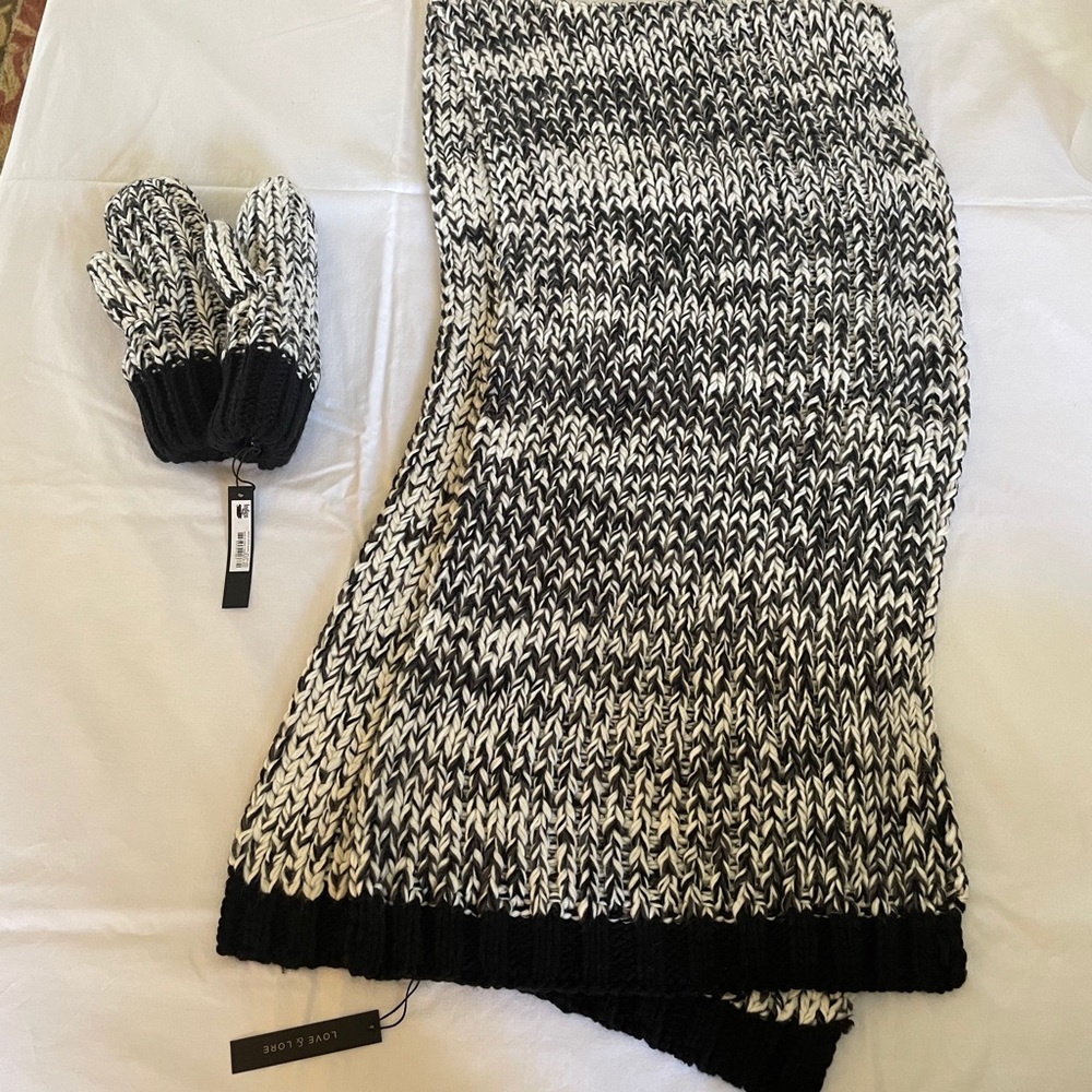 Love & Lore Marled Black Sweater and Gloves Set